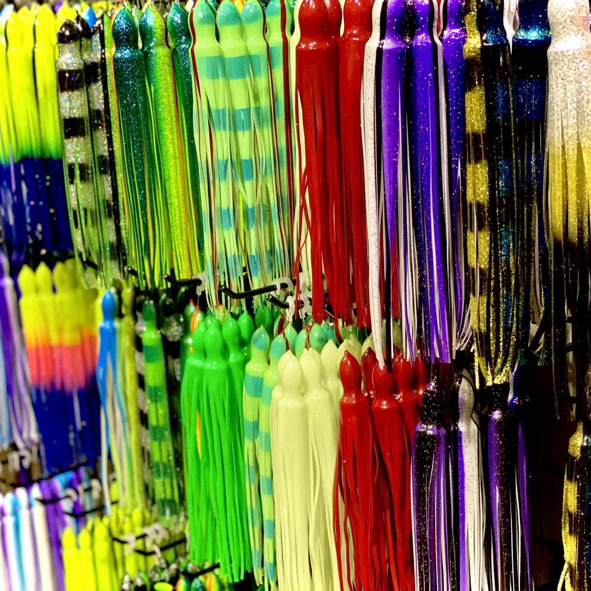 fish lure skirts The Jig (3pk) The custom colors are put together with the hole in one double banded skirt that cause extra flare and add durability TROLLING LURE SKIRT 6.5" OCTOPUS